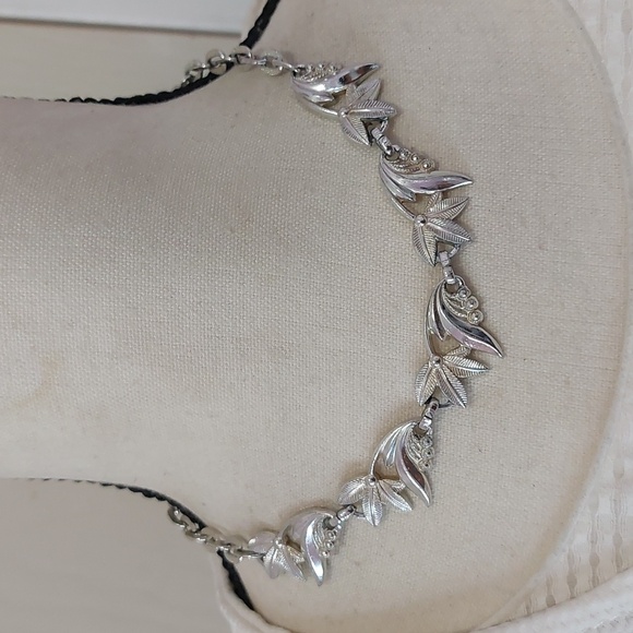 Vintage Jewelry - Vintage Signed Germany Multi Texture Silver Tone Leaf Vine Choker Necklace
